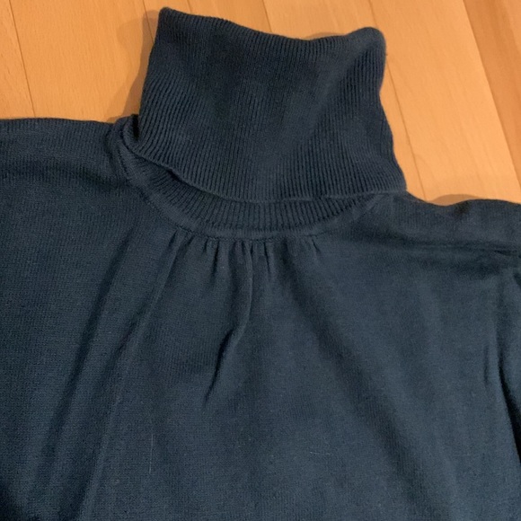 ✏️MAKE AN OFFER Thyme Maternity Women’s Teal Turtleneck - size L - Picture 14 of 15